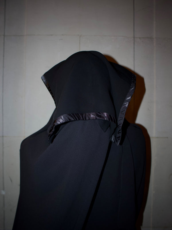 Lady in Black: The Frame